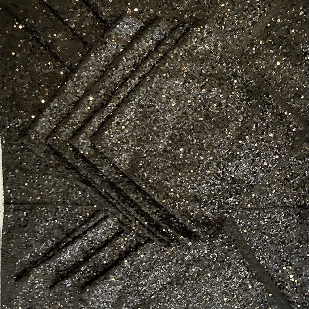 Black Sequin Square Centerpeice - Picture 3 of 5